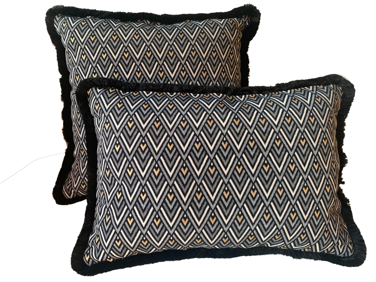 Almofada Luxury Zig Zag C/ Franja  Preta